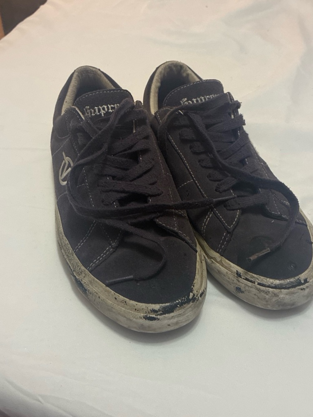 Supreme Black Low-Top Lace-Up Sneakers